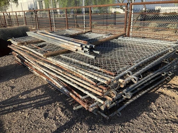 stack-of-portable-site-fencing-image-1