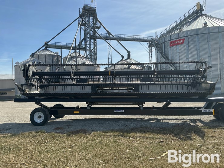 2023-macdon-fd225-flex-draper-head-image-2