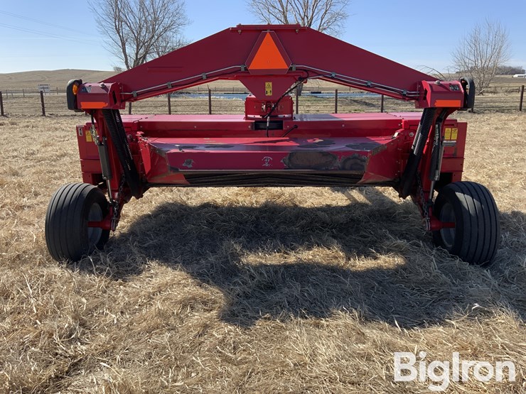 2017-massey-ferguson-1383-image-6