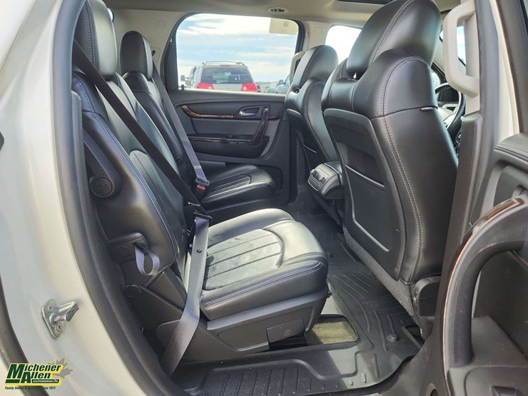 2014-gmc-acadia-denali-image-17