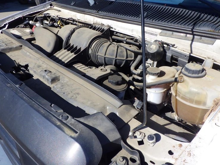 2011-ford-cargo-image-10