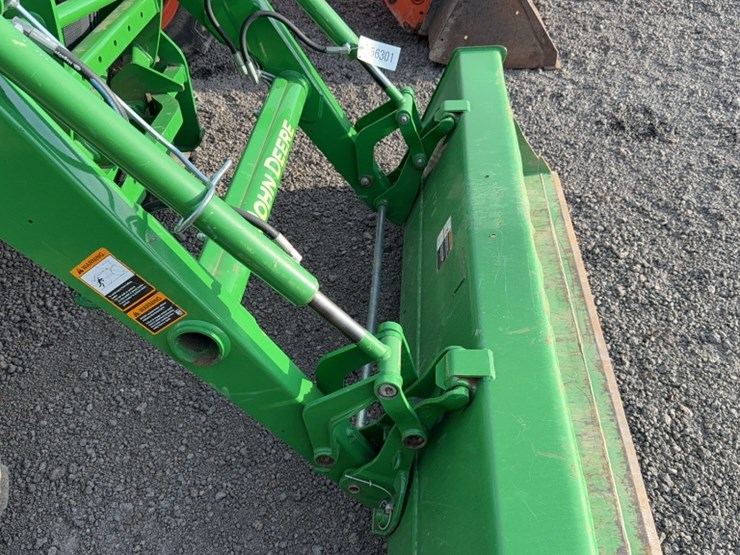 john-deere-4052r-image-4