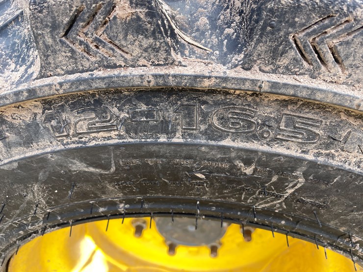 #372-•-2015-new-holland-l225-skid-steer-(scandia,-mn)-image-17