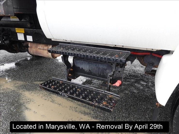 2015-ford-f650-image-17