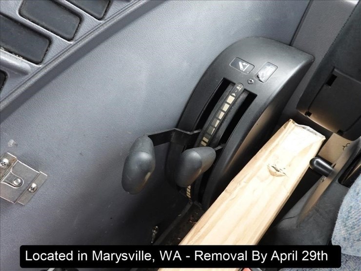 2007-new-holland-ts110a-image-7