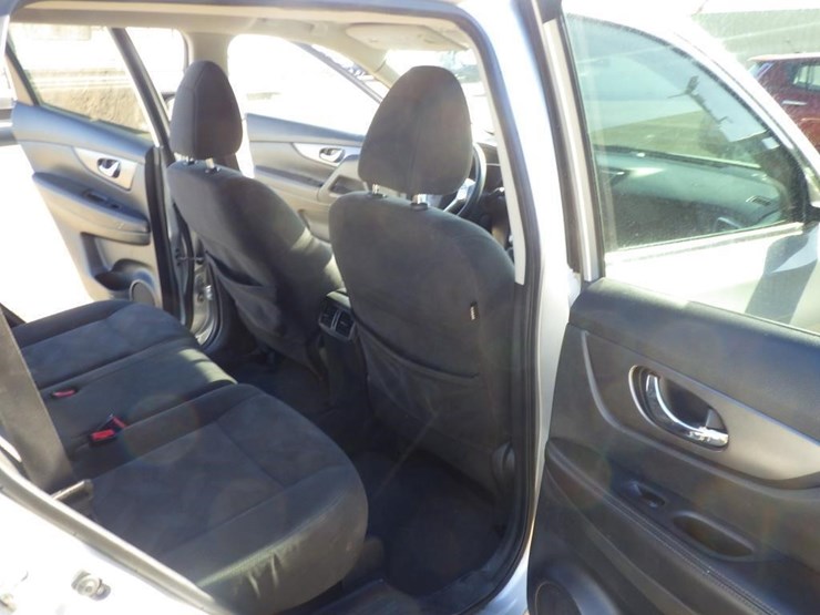 2016-nissan-rogue-image-8