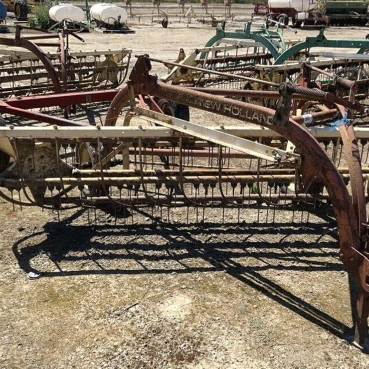 NEW HOLLAND 260