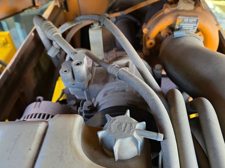 2002-john-deere-6410-image-49