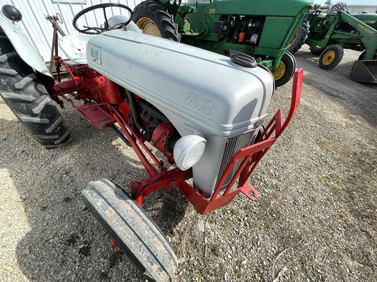 1948-ford-8n-image-27