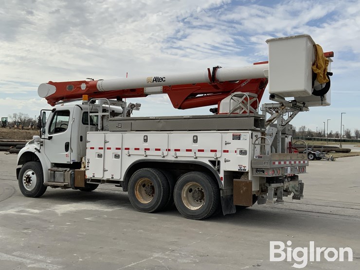 2015-freightliner-m2-106-image-15