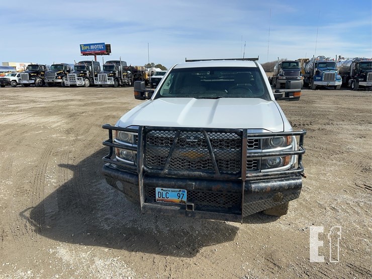 2019-chevrolet-2500-image-2