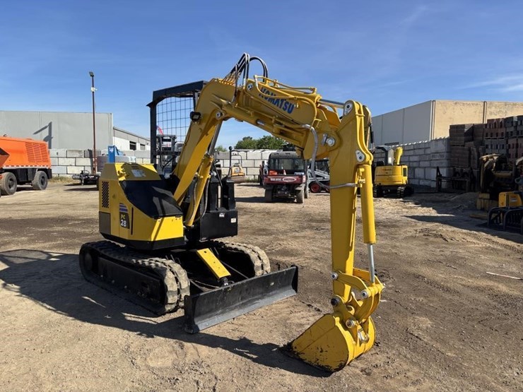 komatsu-pc28uu-image-2