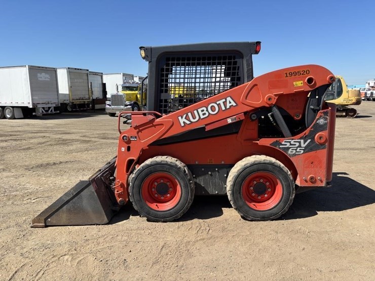 2018-kubota-ssv65-image-5