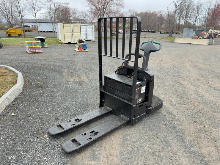 caterpillar-stand-on-electric-forklift-image-1