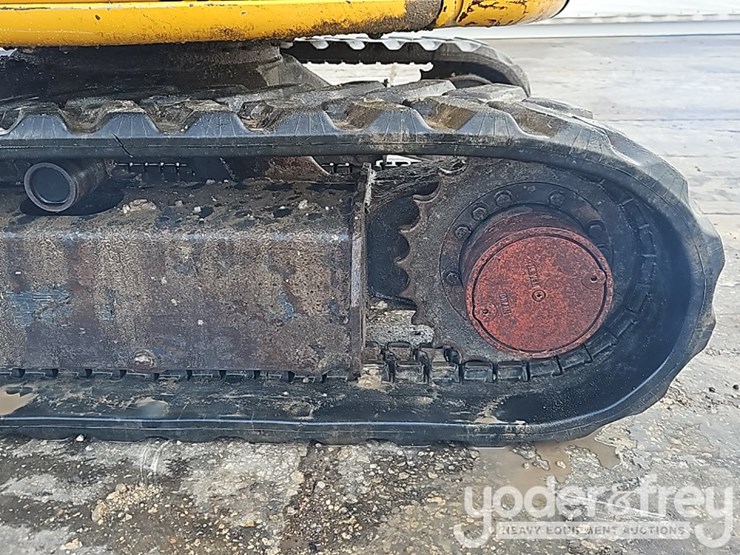 2015-deere-27d-image-26