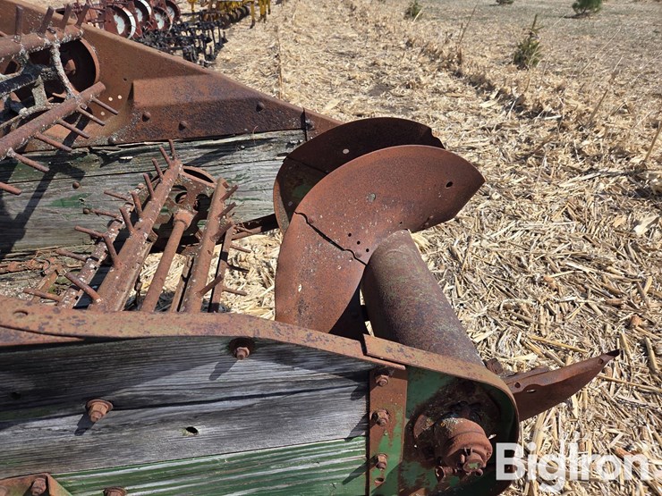 john-deere-manure-spreader-image-9