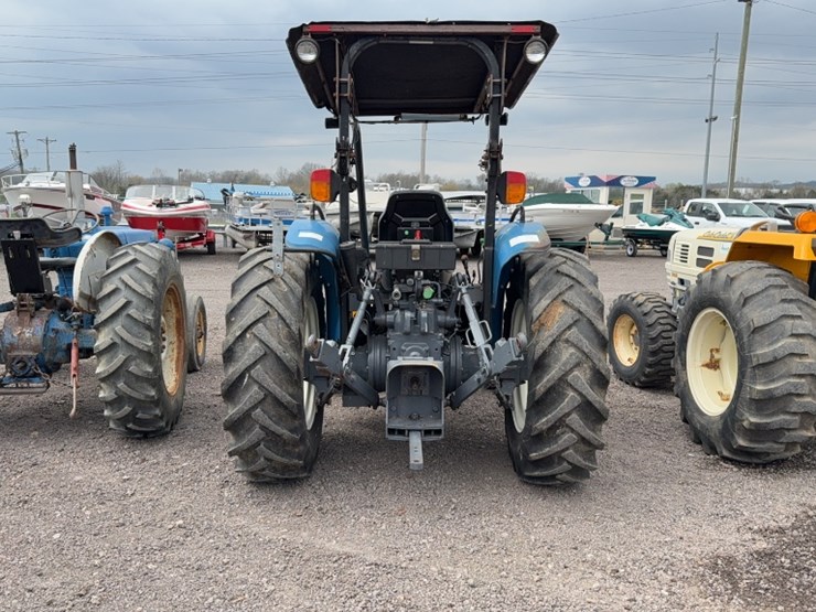 new-holland-tn65-image-11