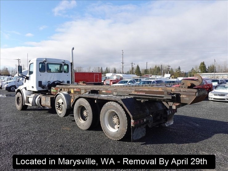 2015-peterbilt-567-image-28