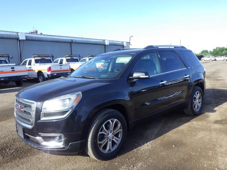 2013-gmc-acadia-image-1