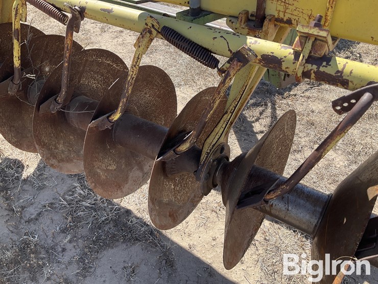 john-deere-340-image-16