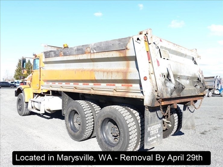 2001-freightliner-fld120-image-26