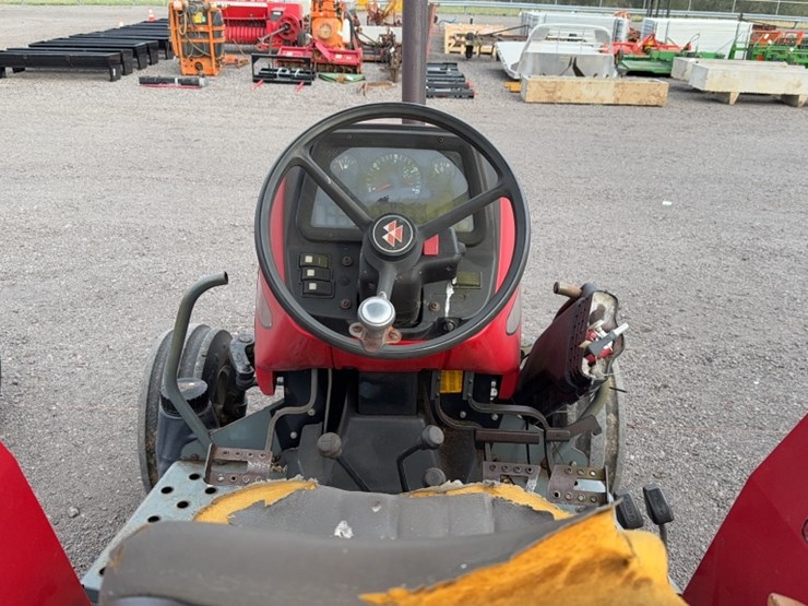 massey-ferguson-4253-image-12