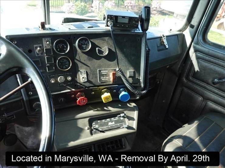 1995-mack-rd688s-image-24