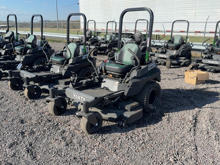 #4070-•-yakta-yxr-320-zero-turn-mower-image-1