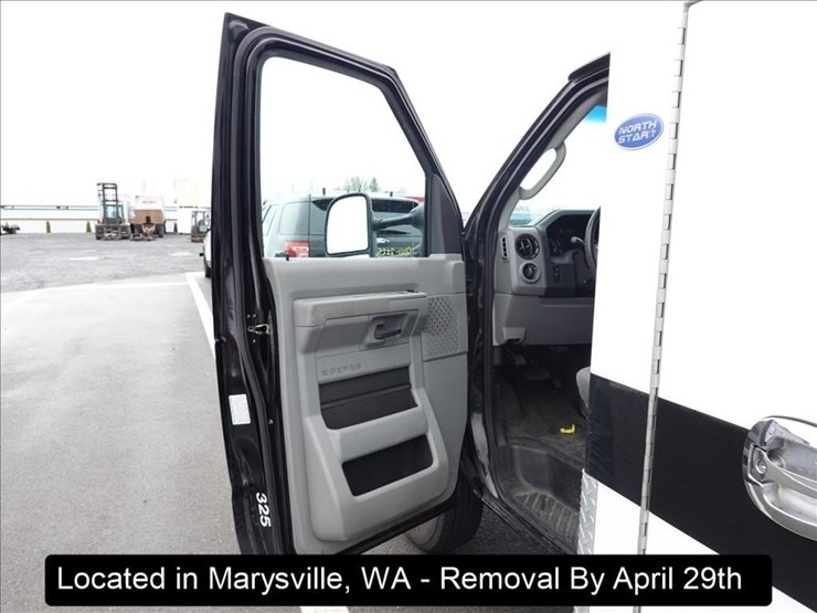 2015-ford-e350-image-27