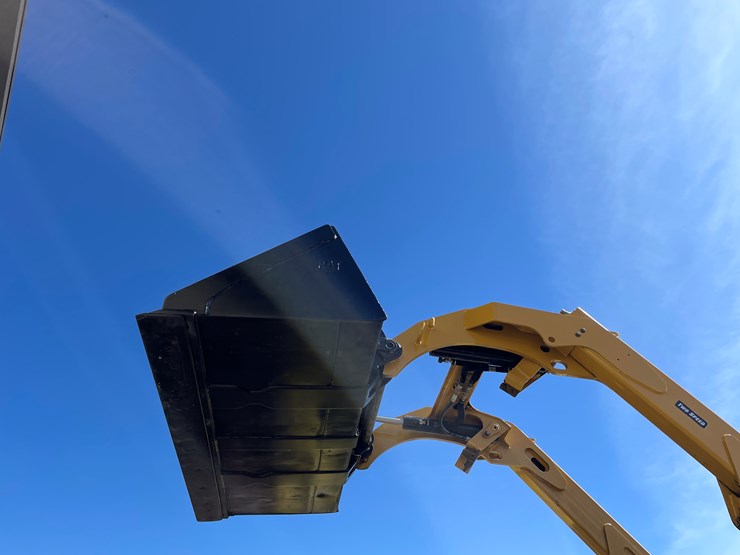 2019-caterpillar-259d3-image-41