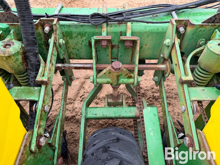 john-deere-1720-image-12