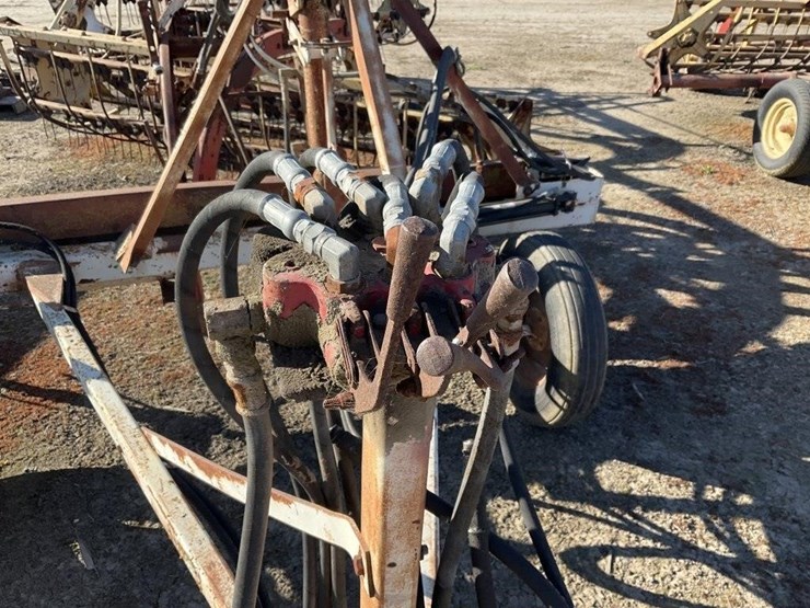 new-holland-260-image-18