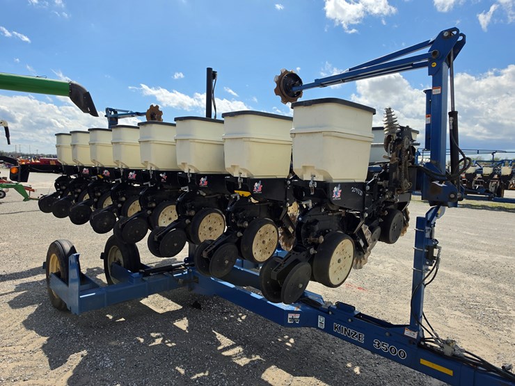 2010-kinze-3500-image-13