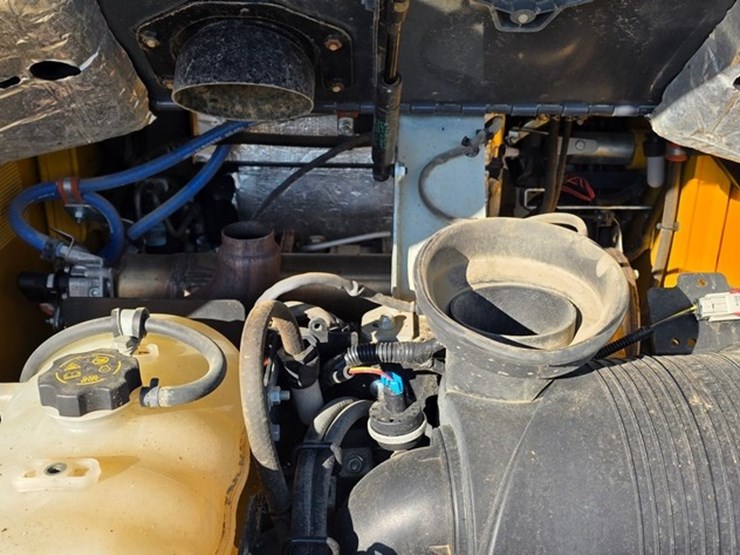 2023-deere-331g-image-42