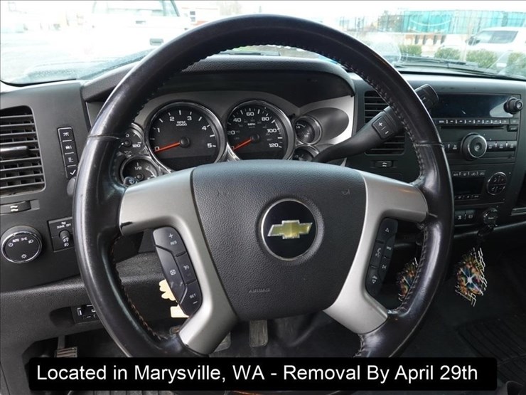 2011-chevrolet-3500-image-14