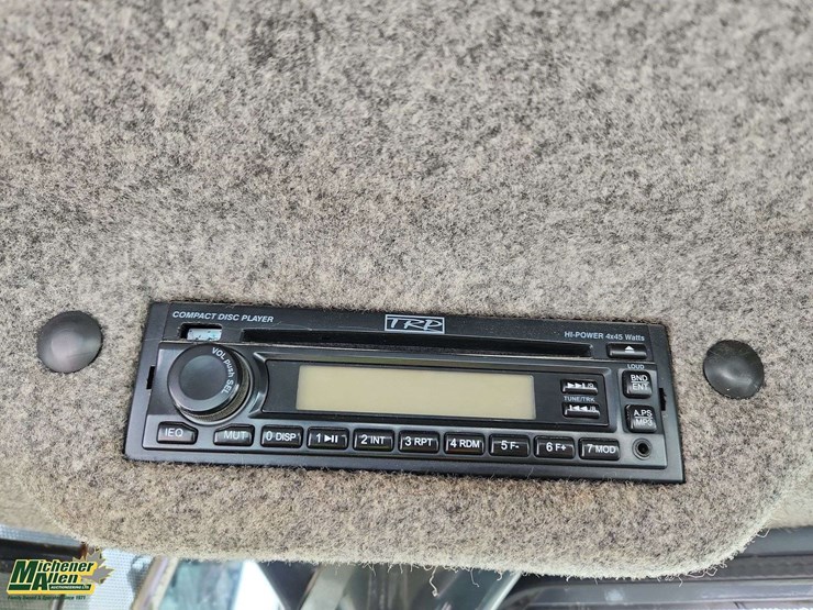 2015-deere-644k-image-25