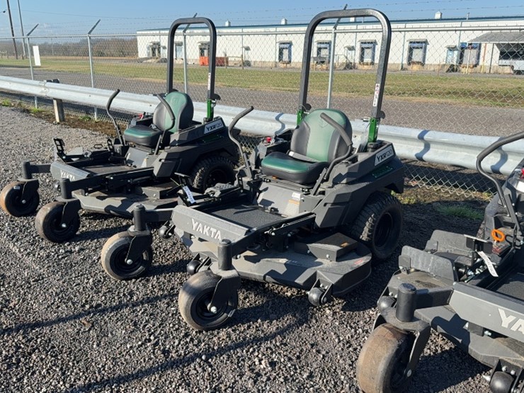 #4037-•-yakta-yxr-120-zero-turn-mower-image-1