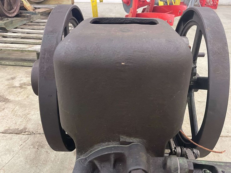 john-deere-11-image-15