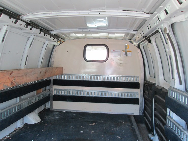 2012-chevrolet-express-g1500-image-8