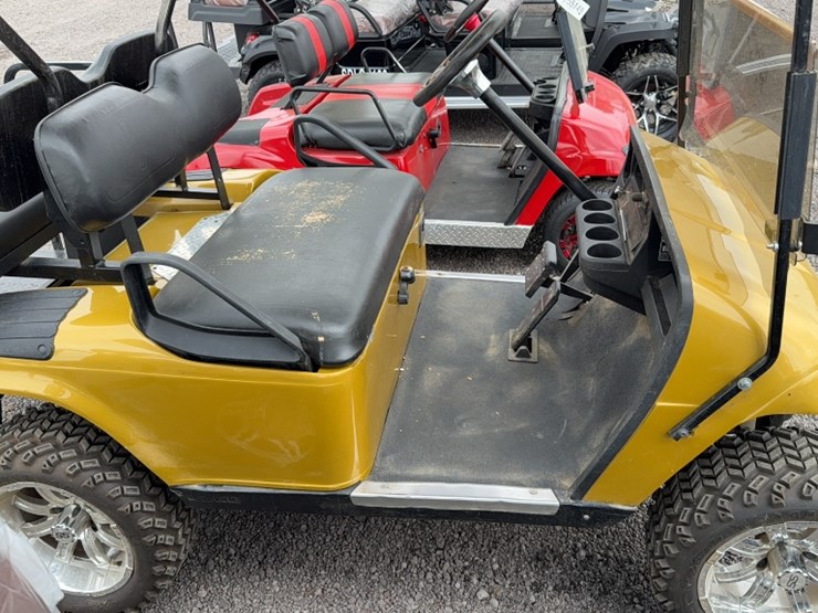#3093-•-ez-go-4-seater-electric-golf-cart-image-5