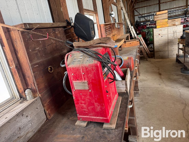 welder/charger-&-accessories-image-5