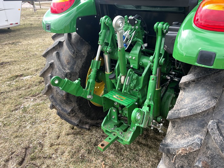 2019-john-deere-5090m-image-27