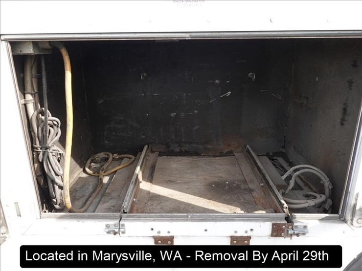 2008-freightliner-mt45-image-28