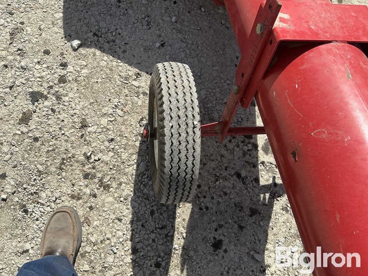 buhler-farm-king-y1010h-image-17