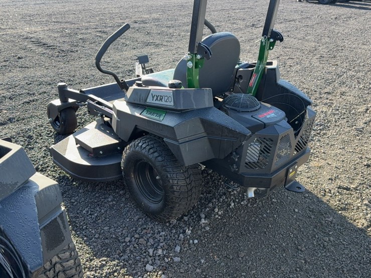#4038-•-yakta-yxr-120-zero-turn-mower-image-11
