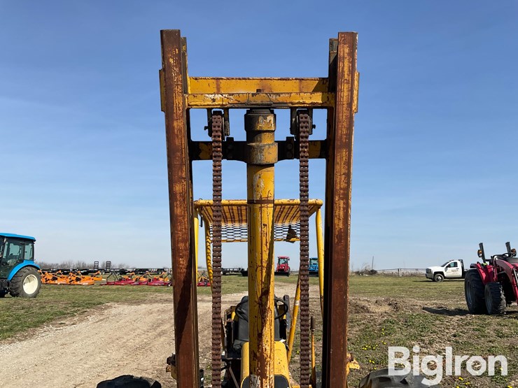 allis-chalmers-i-500-rough-terrain-forklift-image-10