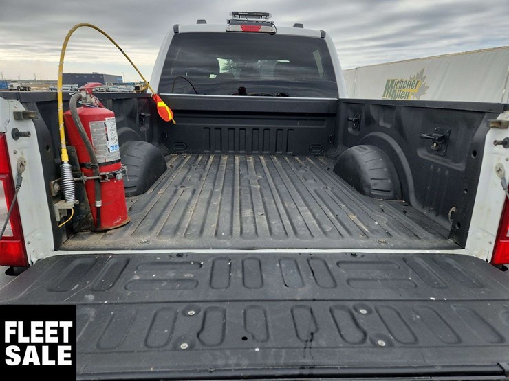 2021-ford-f250-image-15