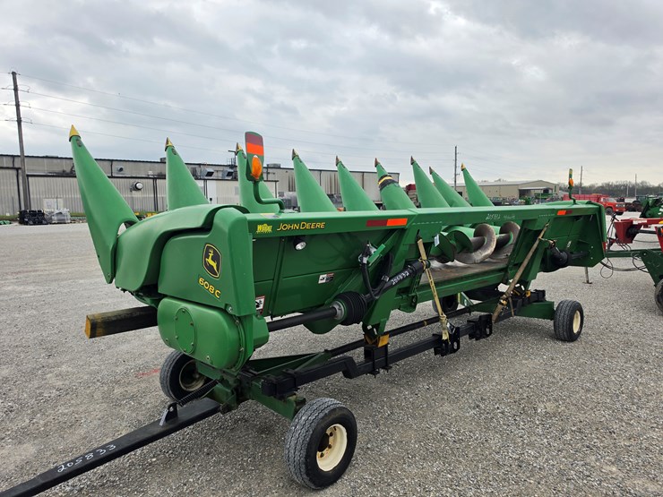 2010-john-deere-608c-image-5