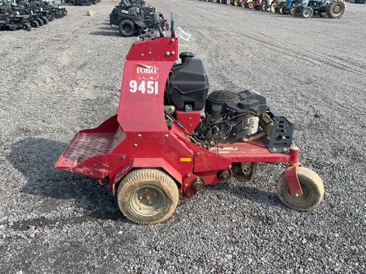 #4096-•-toro-stand-on-aerator-image-6