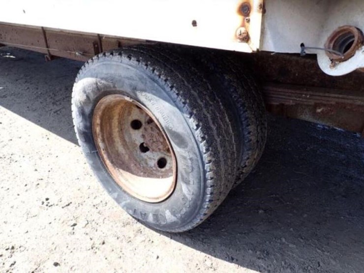 2001-ford-e350-image-28